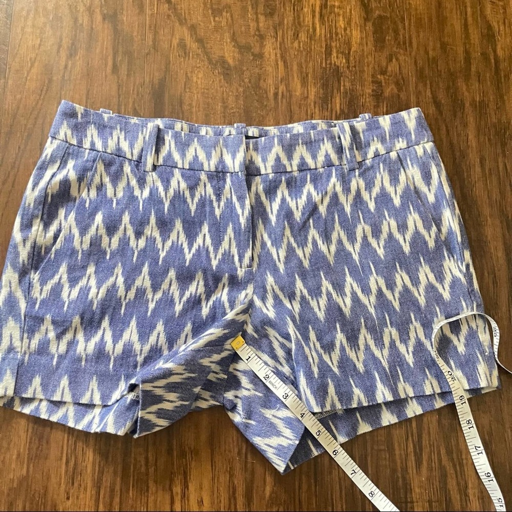 J. Crew Ikat Blue and White Zig Zag Shorts Size 4 - Picture 7 of 8